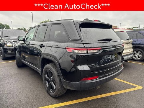 Used 2023 Jeep Grand Cherokee Altitude AWD/4WD image 4