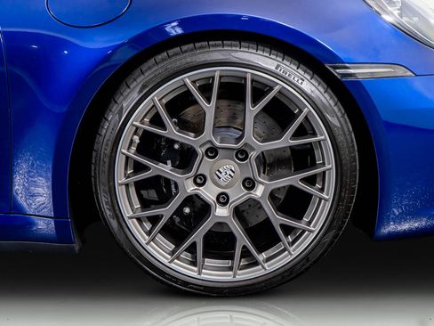 Used 2024 Porsche 911 Carrera 4S w/ Sport Package image 18