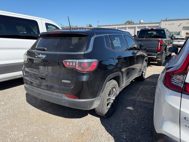 Used 2019 Jeep Compass Latitude FWD image 3