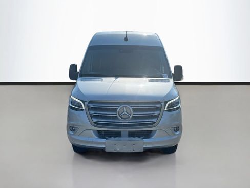 Used 2023 Mercedes-Benz Sprinter 3500 image 3
