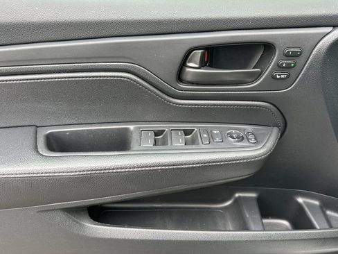Used 2023 Honda Odyssey Sport image 10