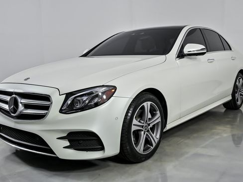 Used 2019 Mercedes-Benz E 300 4MATIC image 5