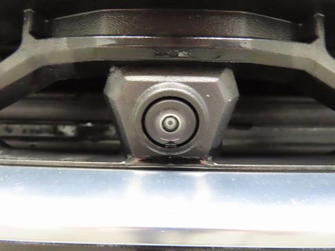 Used 2025 GMC Canyon AT4 w/ Technology Plus Package image 43