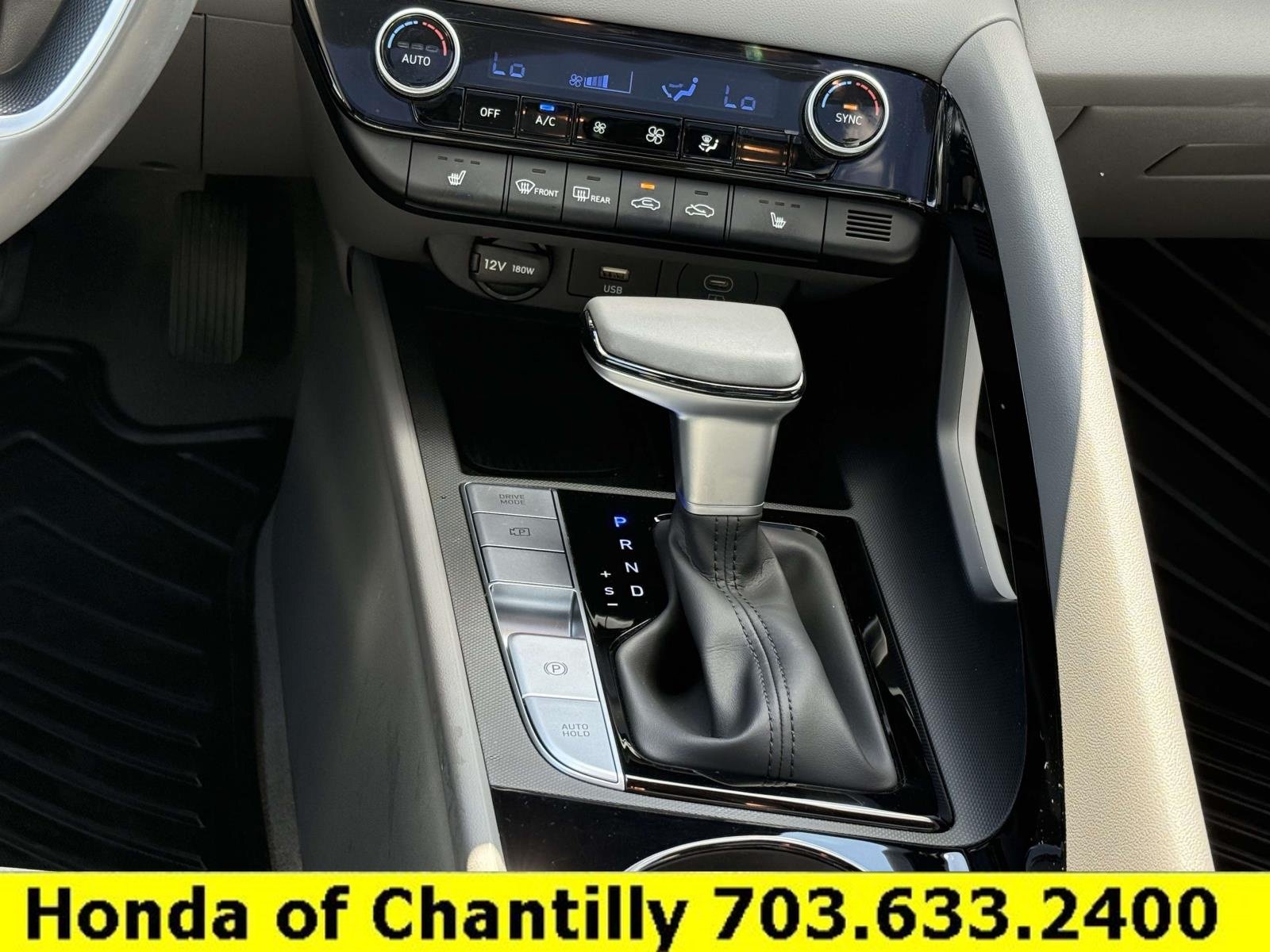 Used 2024 Hyundai Elantra SEL w/ Convenience Package FWD image 19