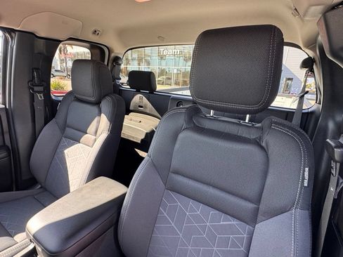 Certified 2025 Nissan Frontier SV AWD/4WD image 13