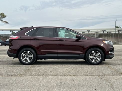 Certified 2024 Ford Edge SEL w/ Convenience Package AWD/4WD image 2