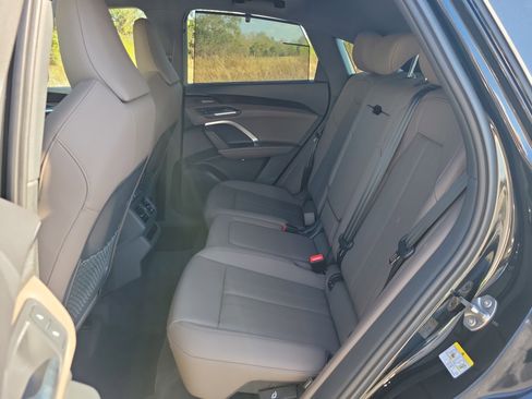 New 2025 Audi Q5 Premium Plus image 16