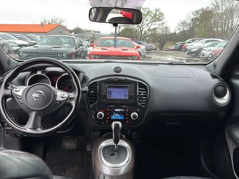 Used 2011 Nissan Juke SL FWD image 27