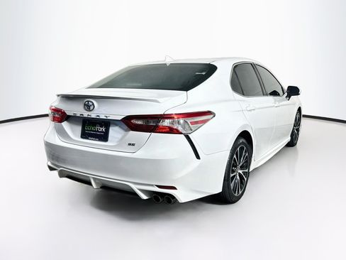 Used 2020 Toyota Camry SE FWD image 9