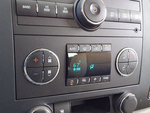 Used 2009 GMC Sierra 1500 SLE w/ Texas Edition image 6