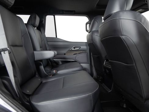 Used 2026 Lexus GX 550 w/ Cold Area Package image 32