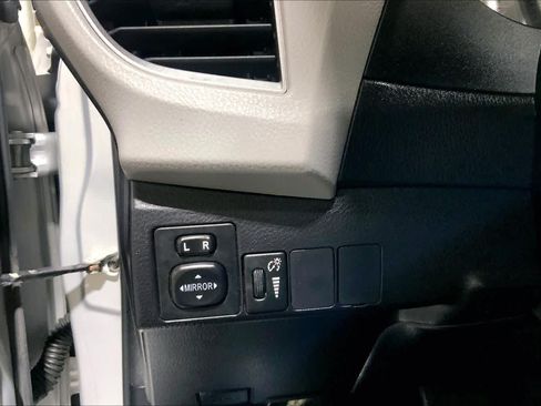 Used 2016 Toyota Corolla LE FWD image 35