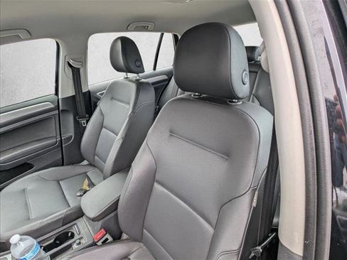 Used 2016 Volkswagen e-Golf SEL Premium image 14