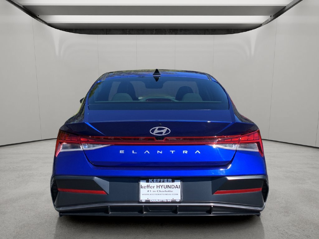 Certified 2024 Hyundai Elantra SEL w/ Convenience Package FWD image 4
