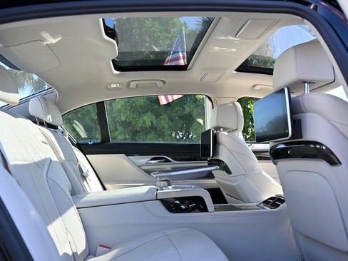 Used 2018 BMW 750i 750i image 18