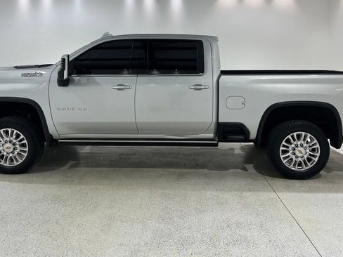 Used 2022 Chevrolet Silverado 2500 High Country w/ Z71 Off-Road Package AWD/4WD image 2