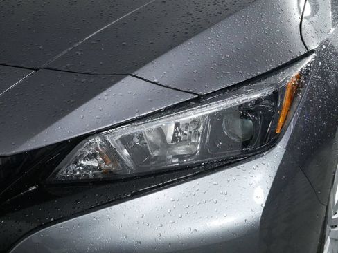 Used 2025 Nissan Leaf S FWD image 14