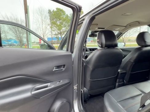 Used 2020 Nissan Kicks SR w/ SR Premium Package image 38