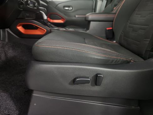 Used 2022 Nissan Frontier PRO-4X AWD/4WD image 12