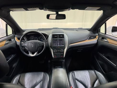 Used 2018 Lincoln MKC Select w/ Select Plus Package image 21