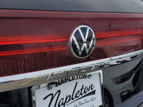 Used 2025 Volkswagen Atlas Cross Sport SE FWD image 8