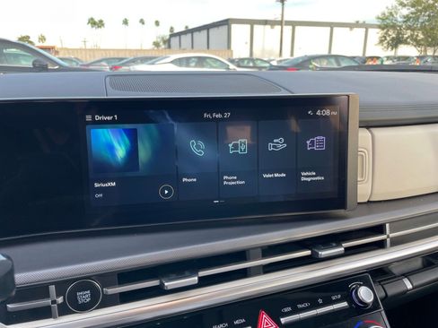 Used 2025 Hyundai Santa Fe SEL FWD image 17