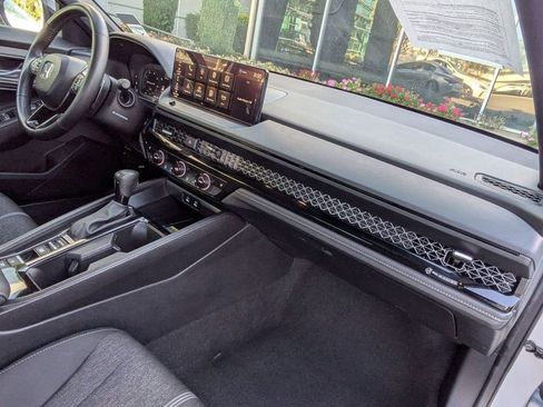 Certified 2025 Honda Accord Sport image 21