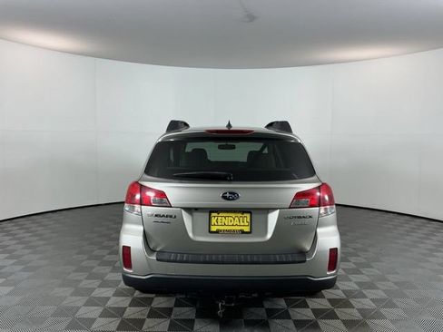 Used 2014 Subaru Outback 2.5i Limited w/ Moonroof Package AWD/4WD image 6