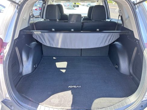 Used 2015 Toyota RAV4 LE AWD/4WD image 8