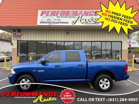 Used 2017 RAM 1500 Express AWD/4WD image 3