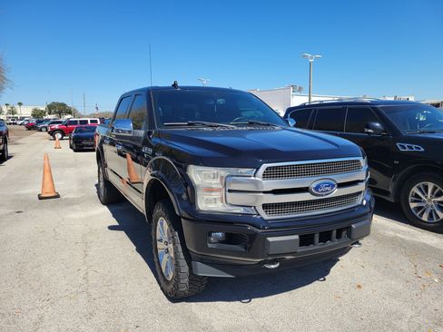 Used 2019 Ford F150 Platinum w/ Equipment Group 701A Luxury image 3