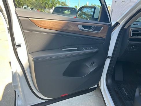 New 2026 Volkswagen Atlas SE FWD image 50