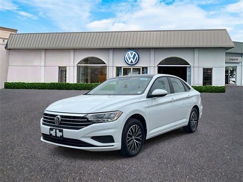 Used 2021 Volkswagen Jetta SE w/ SE Cold Weather Package image 1