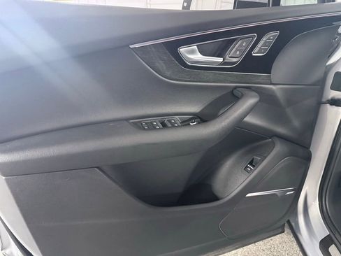 Used 2019 Audi Q7 3.0T Prestige image 25