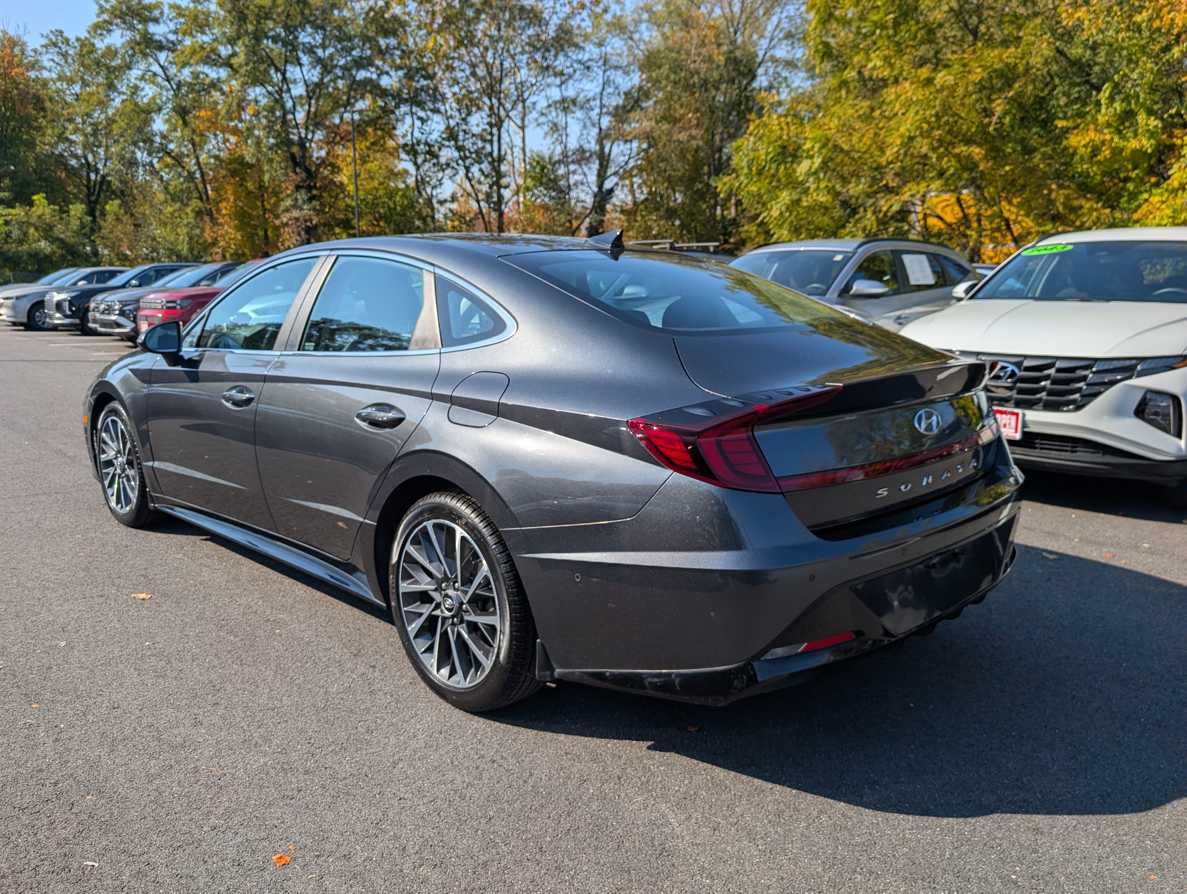 Used 2022 Hyundai Sonata Limited FWD image 3