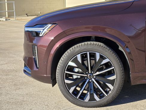 Used 2026 Volvo XC90 B6 Ultra image 17