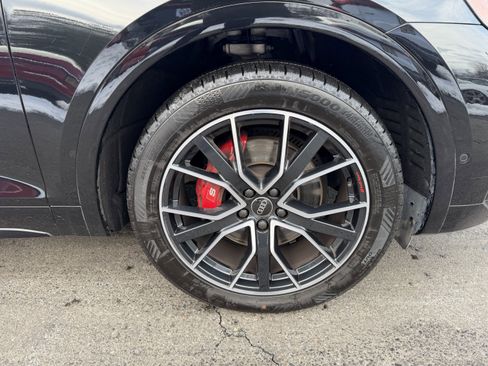 Used 2023 Audi SQ5 Prestige w/ Prestige Package image 9