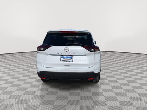 Used 2024 Nissan Rogue SV AWD/4WD image 6