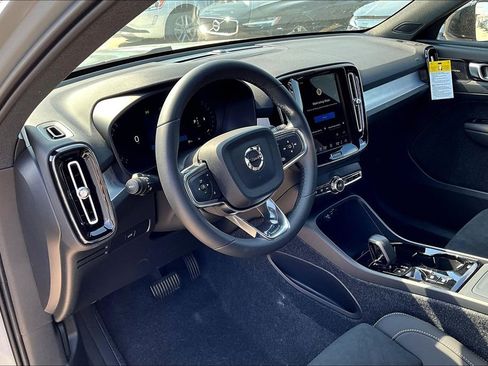 New 2026 Volvo XC40 B4 Plus w/ Protection Package Premier image 20