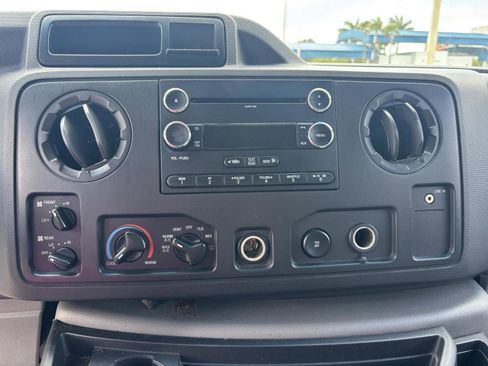 Used 2010 Ford E-350 and Econoline 350 XL RWD image 12