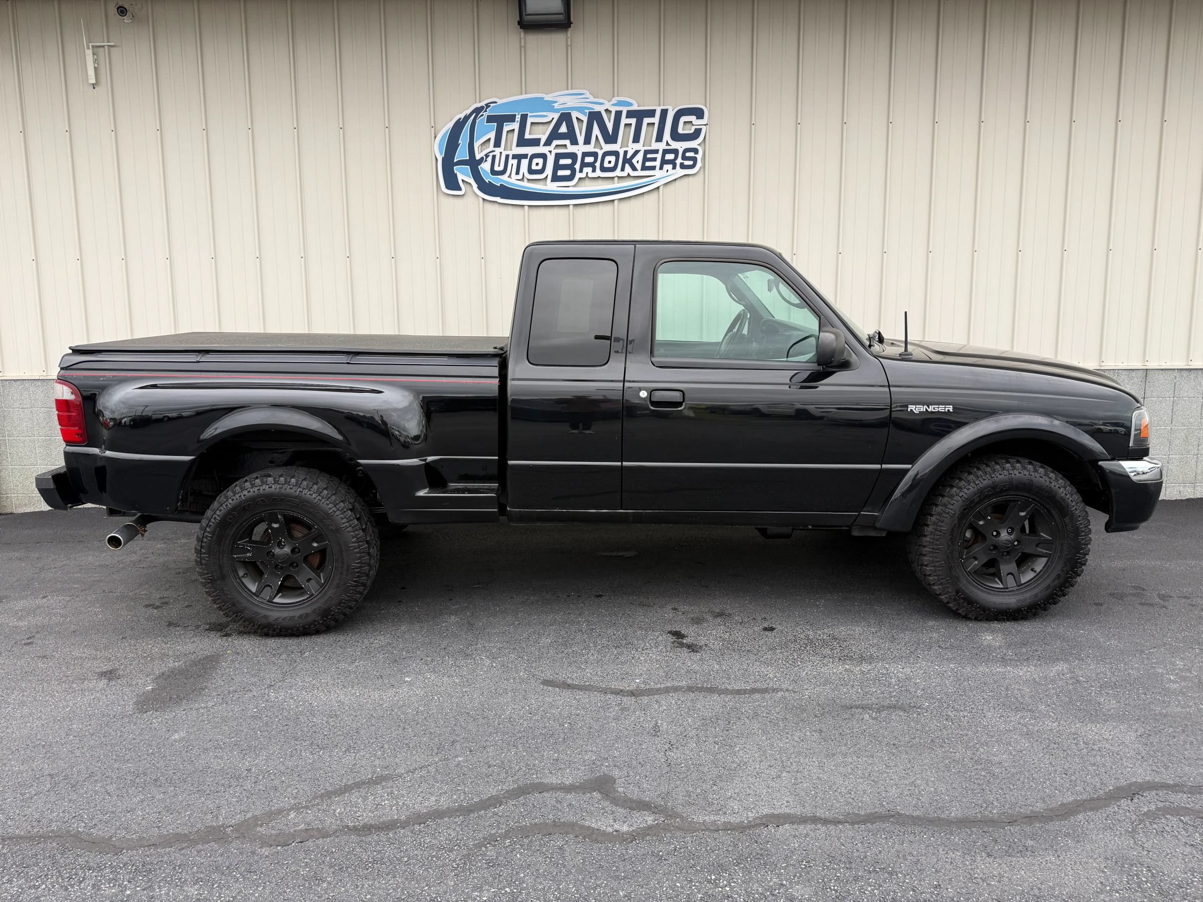 Used 2004 Ford Ranger XL AWD/4WD image 3