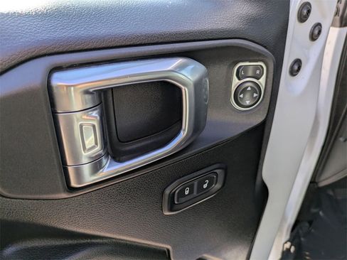 Used 2023 Jeep Wrangler Unlimited Rubicon image 13