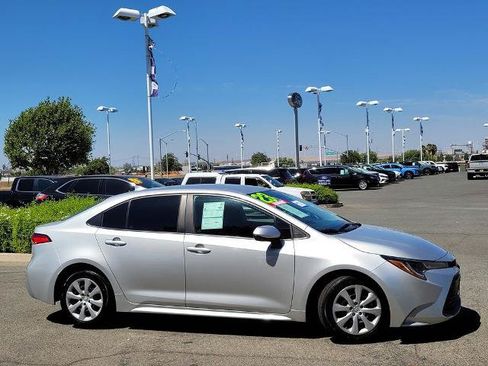Used 2023 Toyota Corolla LE FWD image 3