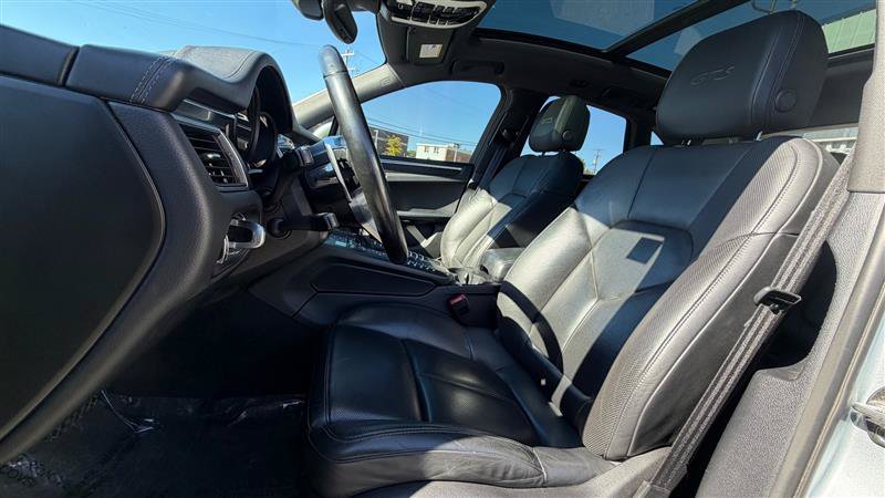 Used 2018 Porsche Macan GTS w/ Premium Package Plus AWD/4WD image 24