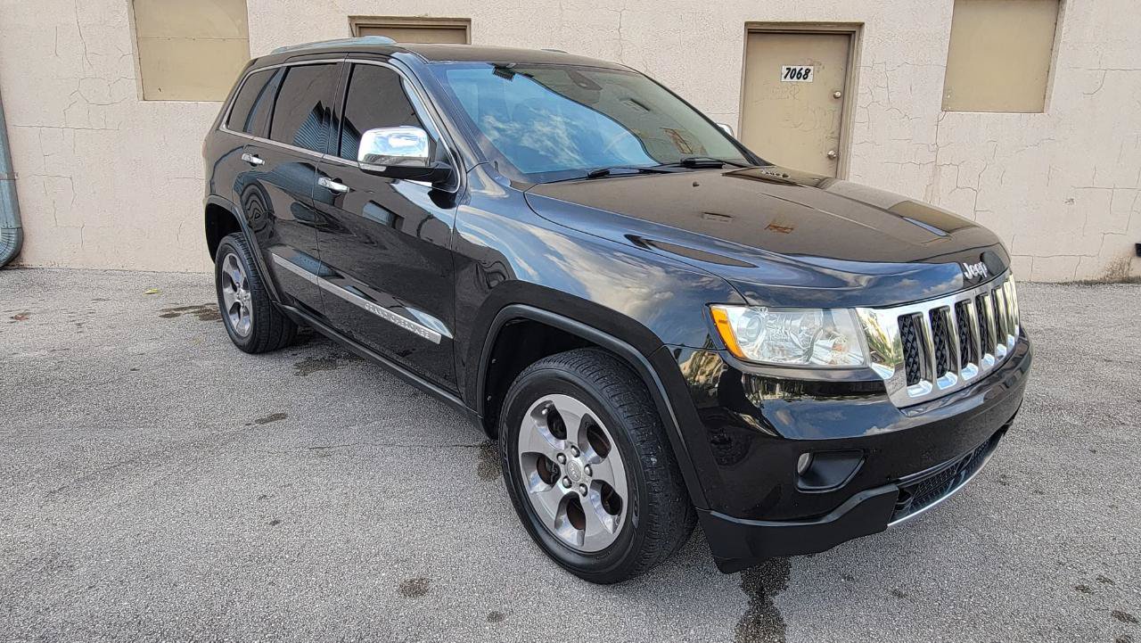 Used 2011 Jeep Grand Cherokee Overland AWD/4WD image 1