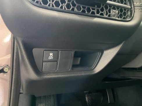 Certified 2024 Honda HR-V EX-L image 9