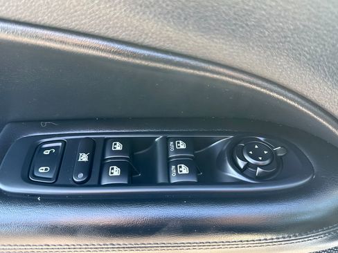 Used 2021 Jeep Compass Latitude w/ Sun and Sound Group AWD/4WD image 16
