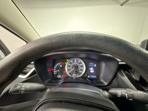 Used 2022 Toyota Corolla LE FWD image 11