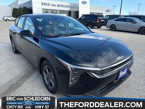 Used 2025 Kia K4 FWD image 1