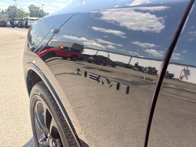 Used 2021 Dodge Durango R/T w/ Blacktop Package AWD/4WD image 14